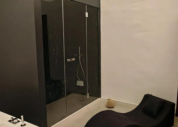 Isensi Luxury * 特拉尼